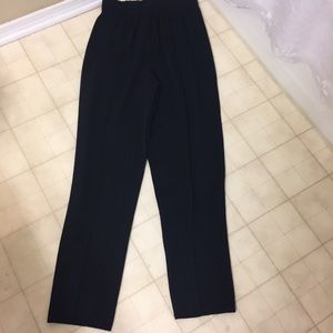 Dylani  knitwear  Pristine Pants quality  St. John